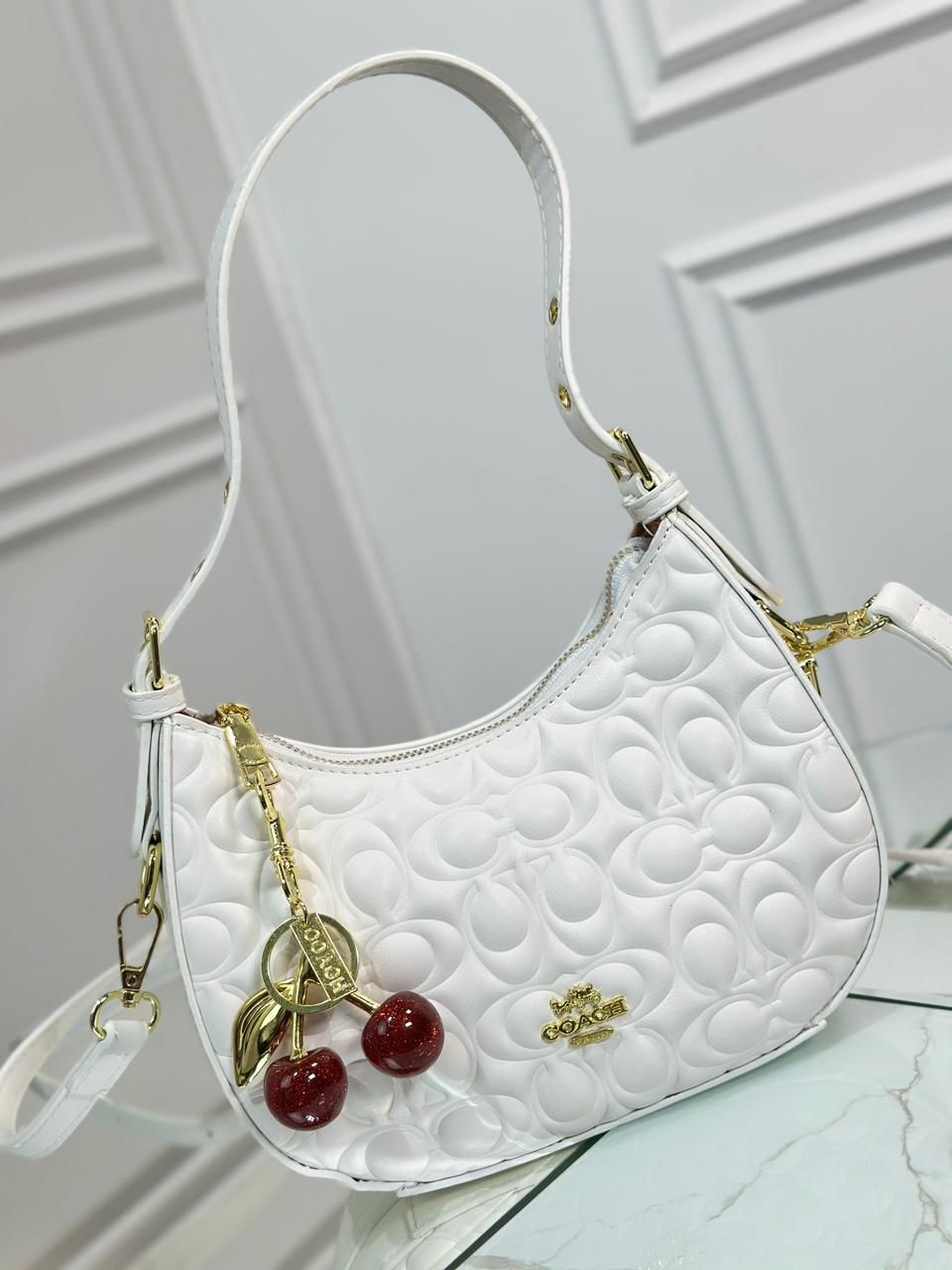 Luna Coach